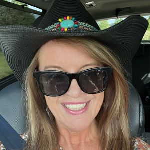 Meet your Posher, Dorothy